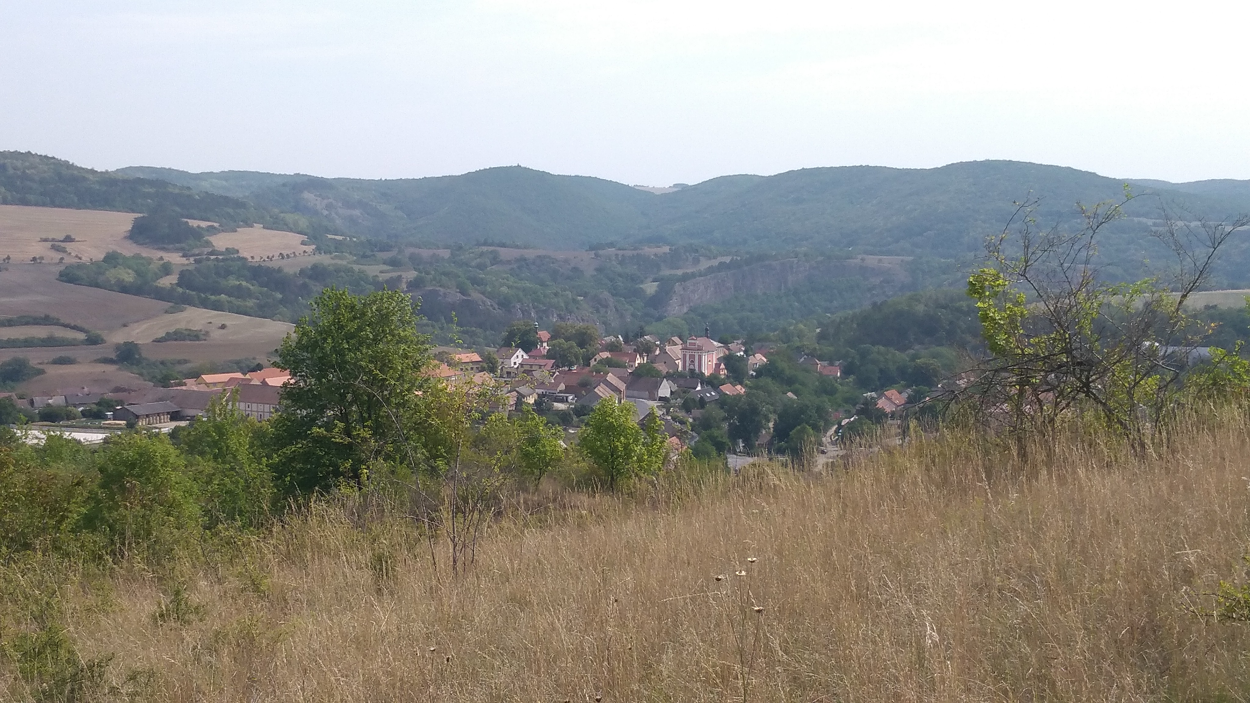 Krajina v okolí Tetína