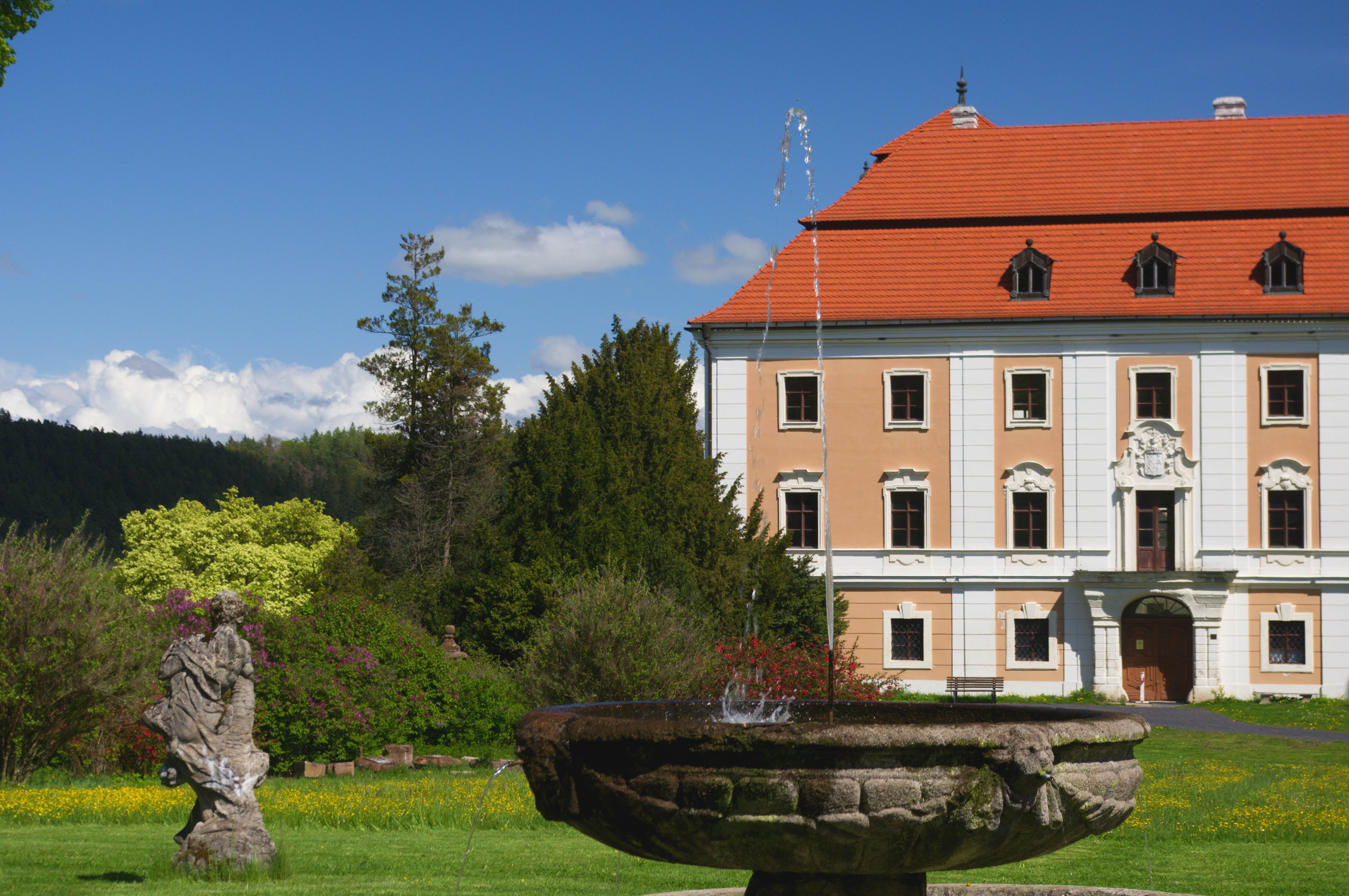 Zamek Valec_NPU